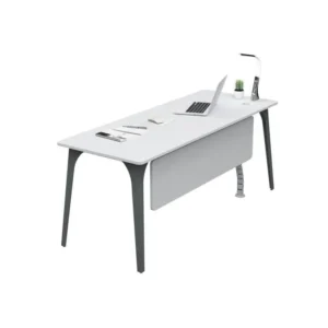 Compact çalışma masası, açılı görünüm; beyaz tabla, A formunda eğik ayak, ön panel ve kablo düzenleyici.