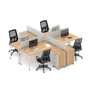 Modern ofis ortamında doğal renkli masa tablası ve gri bölücüyle tasarlanmış masa grubu