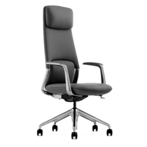 Legro yönetici koltuğu – siyah deri yüksek sırt, entegre baş yastığı, parlak alüminyum ayak ve kavisli metal kol dayama.