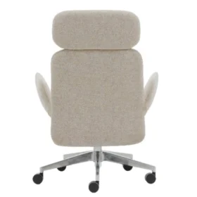 Krem renk Tux yönetici koltuğu; üç bölmeli yastıklı sırt, geniş oturum ve alüminyum yıldız ayaklı şık ofis koltuğu