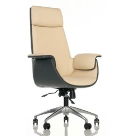 Krem deri kaplama, entegre başlıklı, siyah gövdeli ve alüminyum yıldız ayaklı Velora yönetici koltuğu – yan açıdan ergonomik ofis koltuğu görüntüsü.