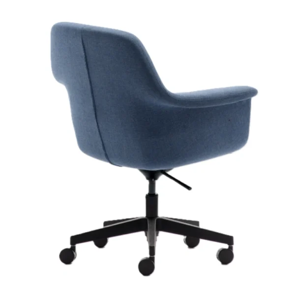 Mavi Kona toplantı koltuğu arka-sağ açı, ergonomik kavisli sırt.