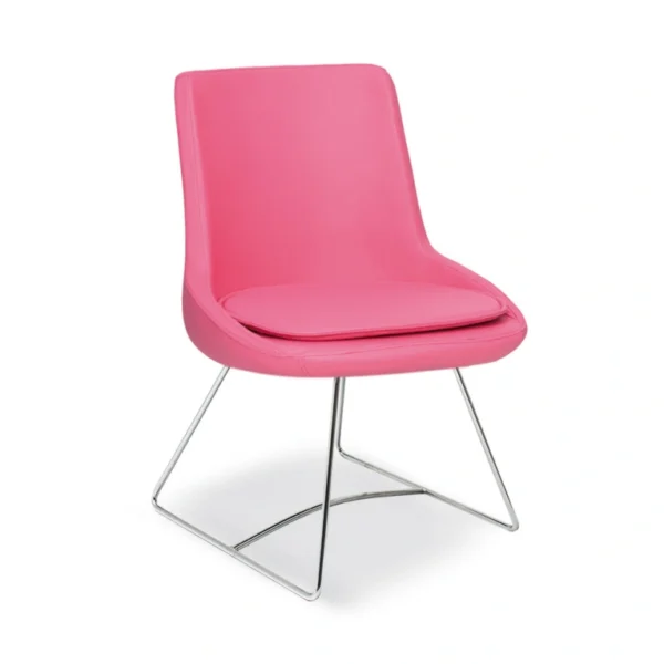 Yan açı: Rubra PLN-473 tekli bekleme koltuğu, dengeli kol yapısı ve yumuşak oturumla çağdaş bir siluet sunuyor