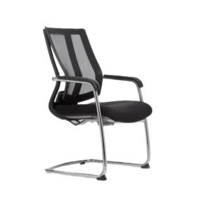 Svago misafir koltuğu, geniş oturumlu siyah file sırt ve sade U ayak gövdeli.